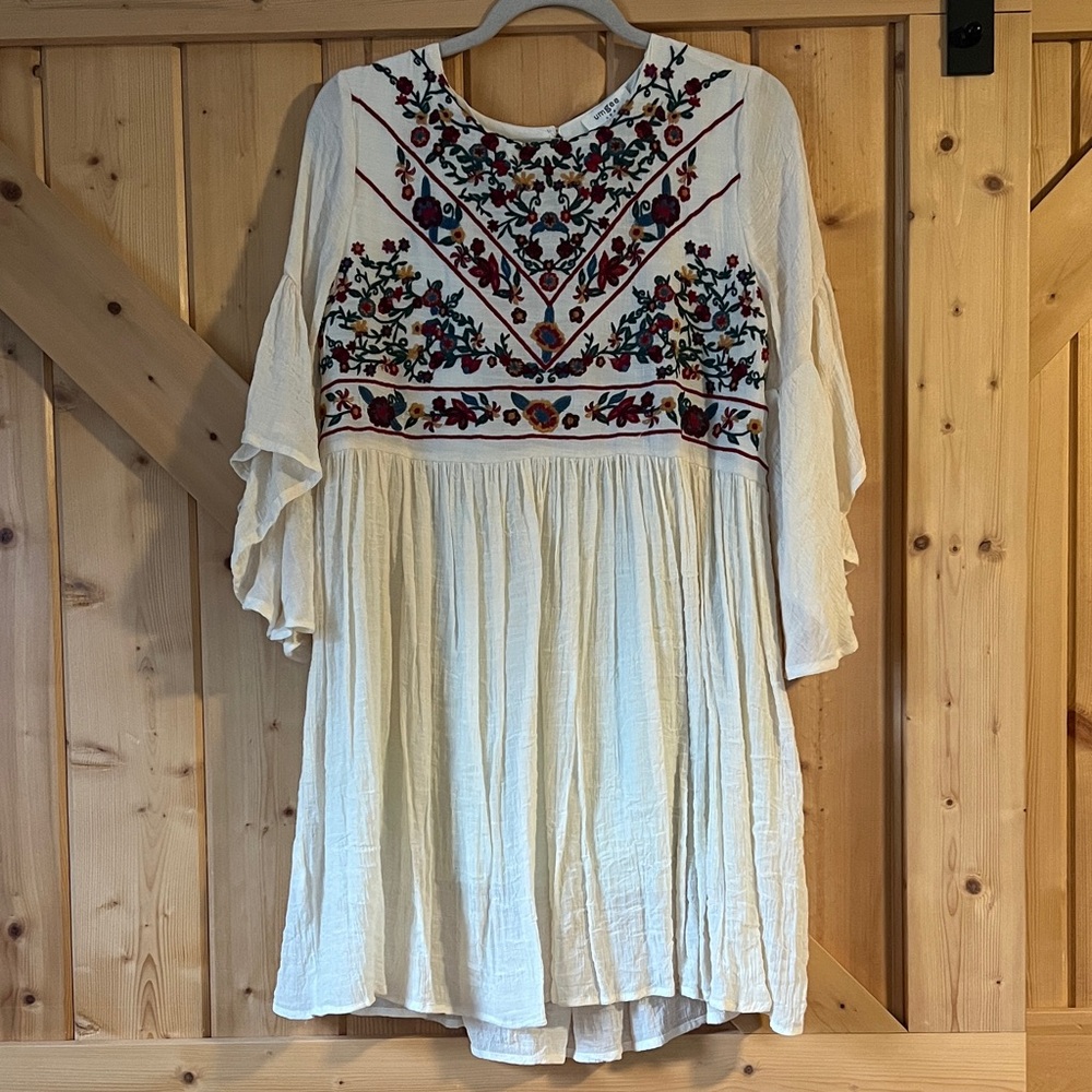 Elegant Cream Flowy Dress